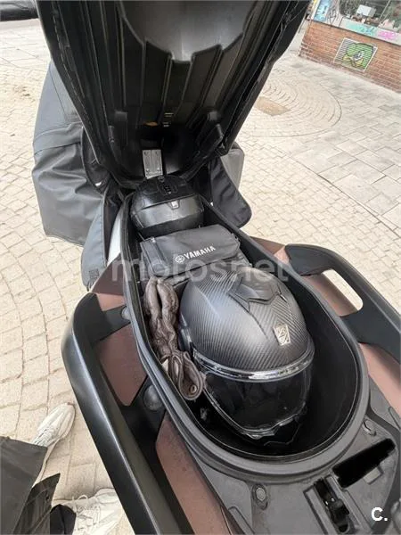 Yamaha XMAX 300 - Vista 15