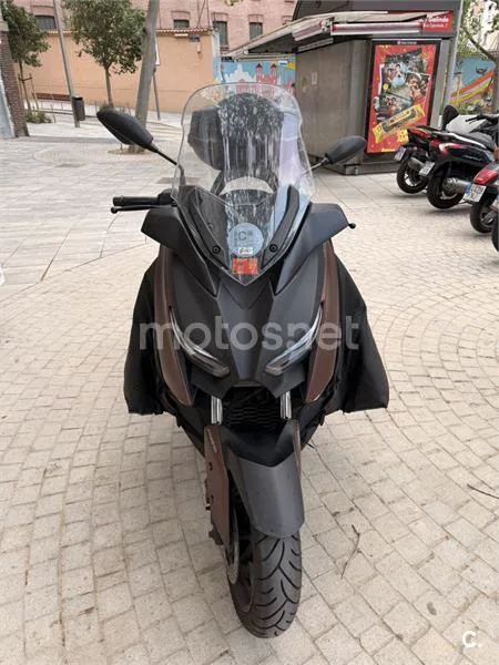 Yamaha XMAX 300 - Vista 3