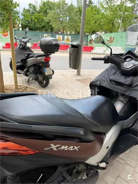 Yamaha XMAX 300 - Vista 25