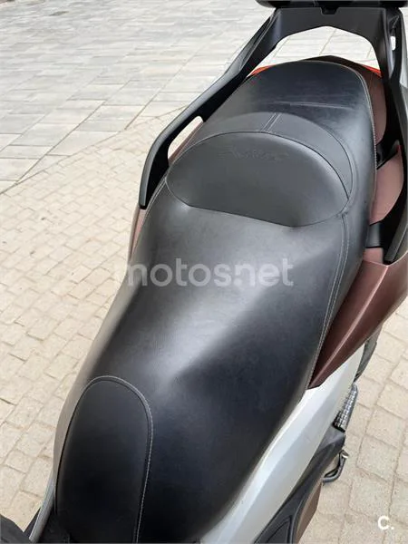Yamaha XMAX 300 - Vista 26