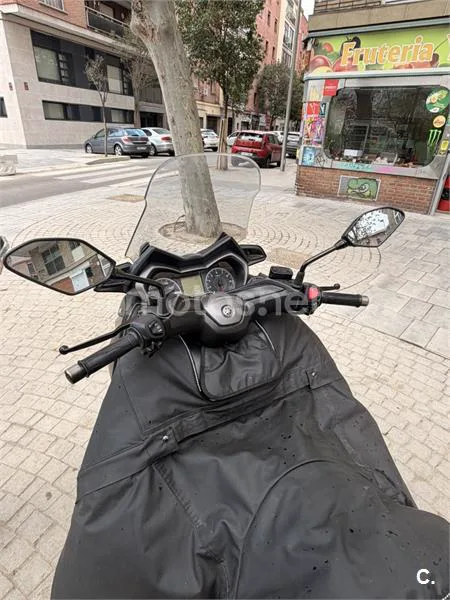 Yamaha XMAX 300 - Vista 6