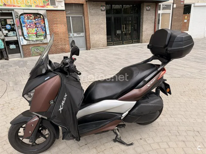 Yamaha XMAX 300 - Vista 9