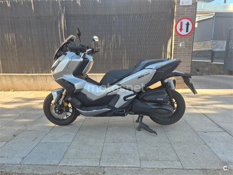 Honda ADV350 - Vista 3