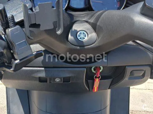 Yamaha XMAX 400 - Vista 5