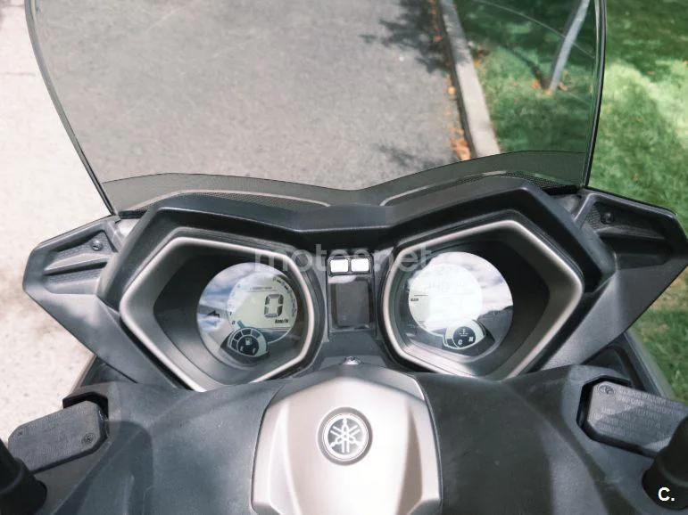 Yamaha XMAX 250 - Vista 3