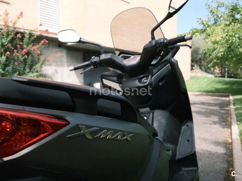 Yamaha XMAX 250 - Vista 4