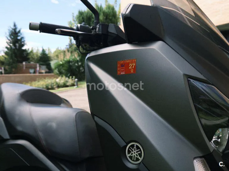 Yamaha XMAX 250 - Vista 6