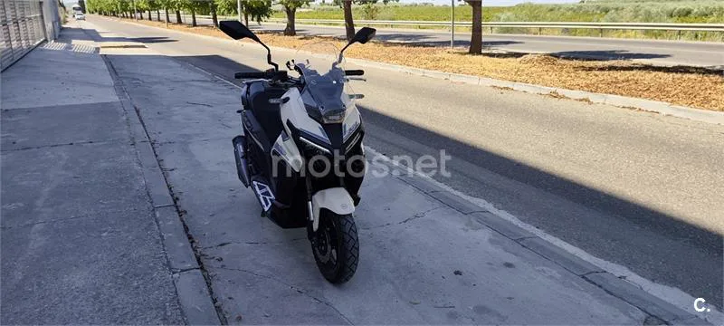 Keeway Vieste 300 XDV - Vista 3