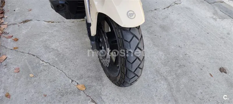 Keeway Vieste 300 XDV - Vista 5