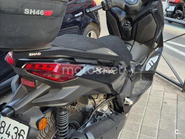 Yamaha XMAX 300 - Vista 4