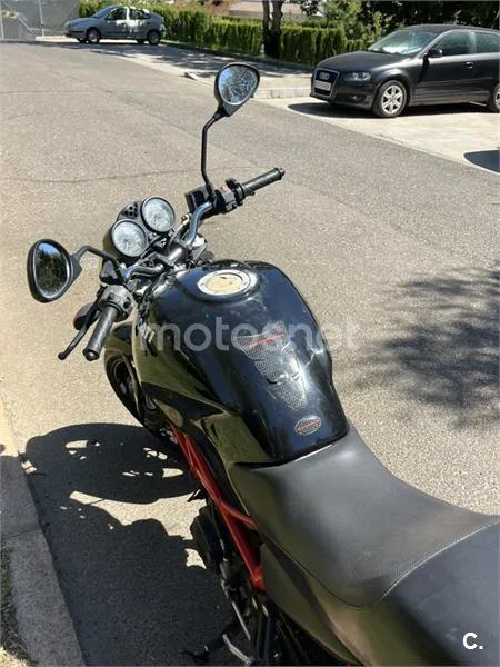 Ducati Monster 695 - Vista 5