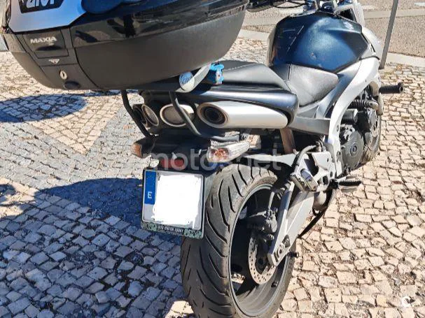 Suzuki GSR600 - Vista 7
