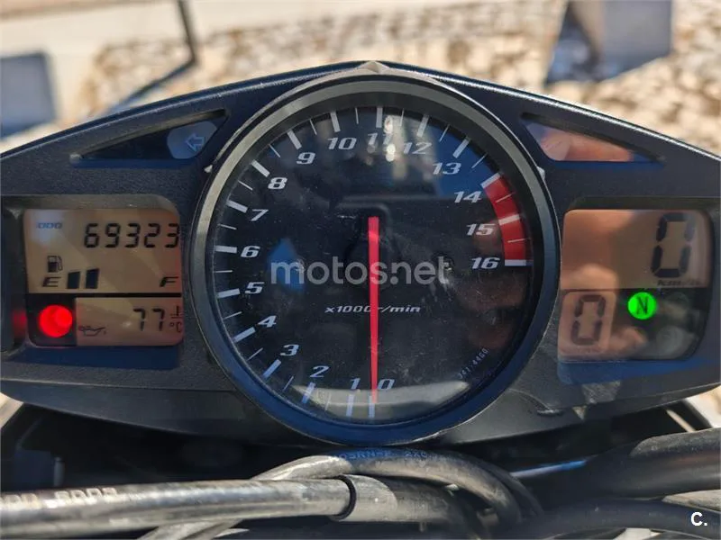 Suzuki GSR600 - Vista 8