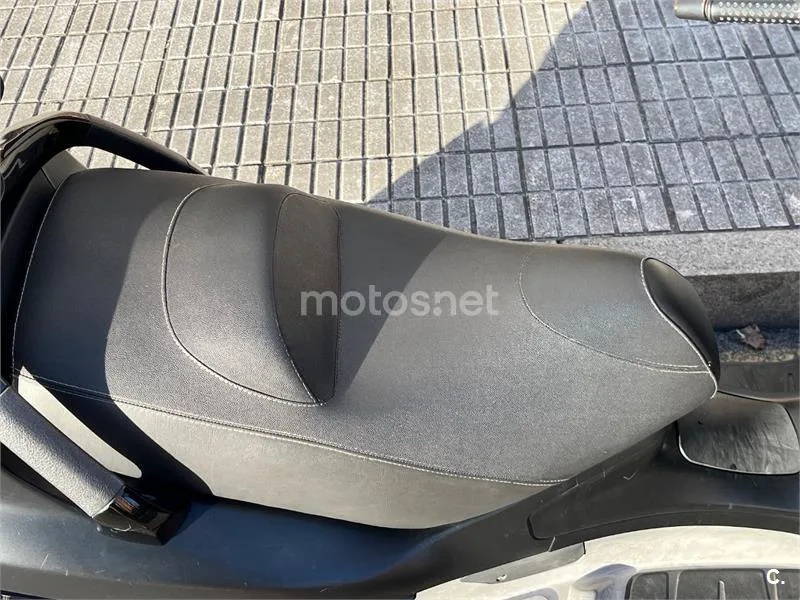 Piaggio XEvo 125 - Vista 11