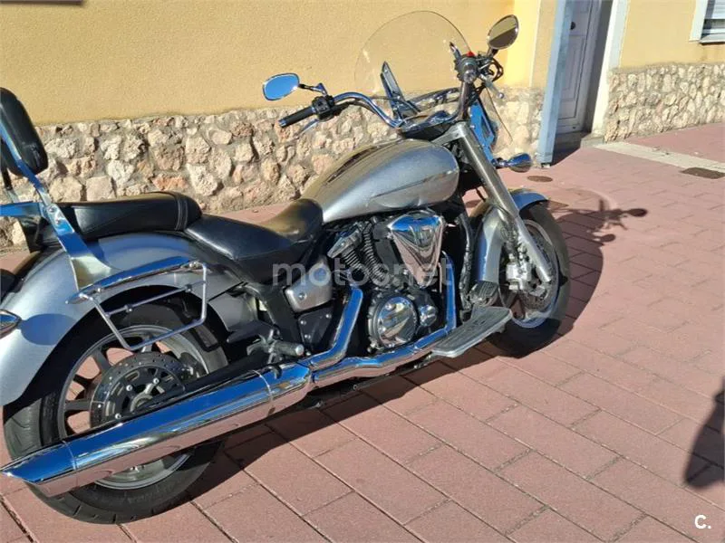 Yamaha XVS1300A Midnight Star - Vista 3