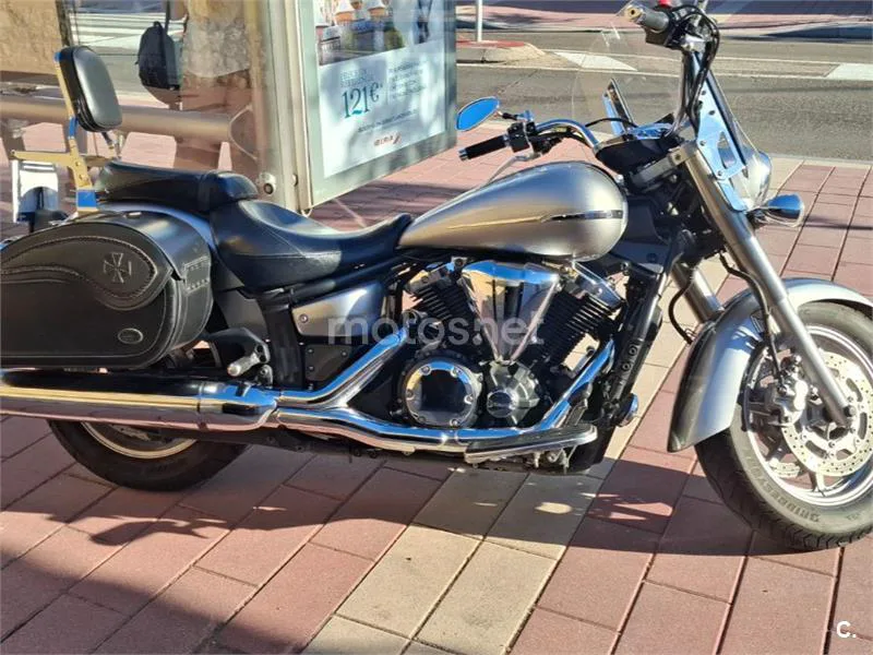 Yamaha XVS1300A Midnight Star - Vista 7