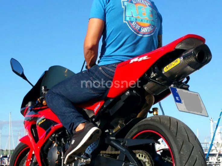 Honda CBR1000RR Fireblade - Vista 3
