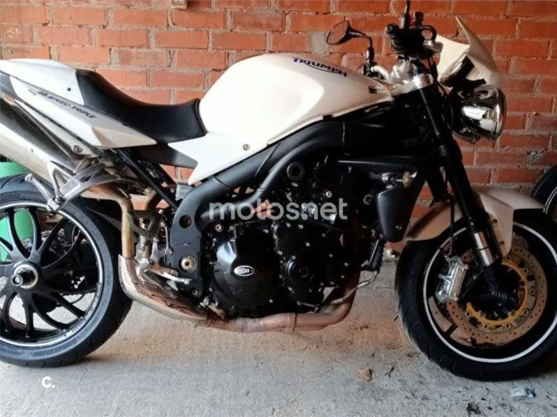 Triumph Speed Triple - Vista 4