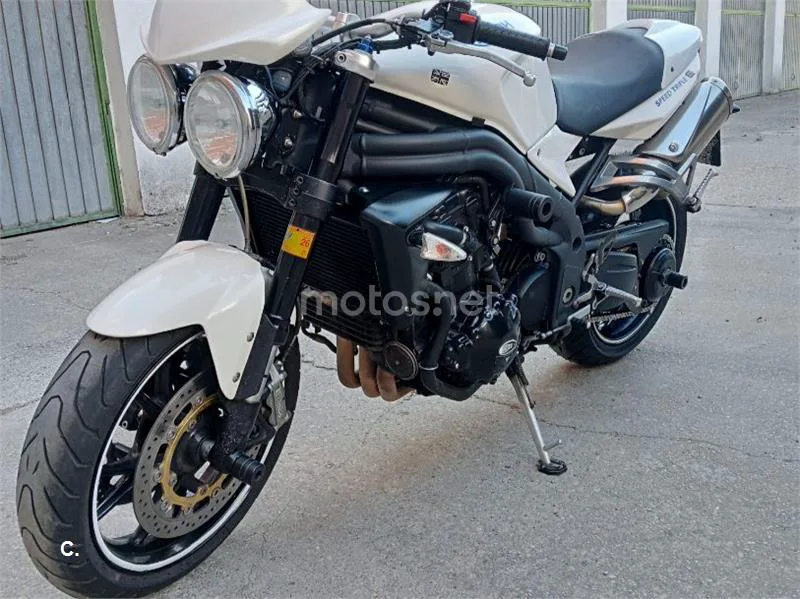 Triumph Speed Triple - Vista 5