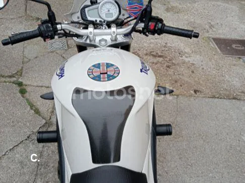 Triumph Speed Triple - Vista 7