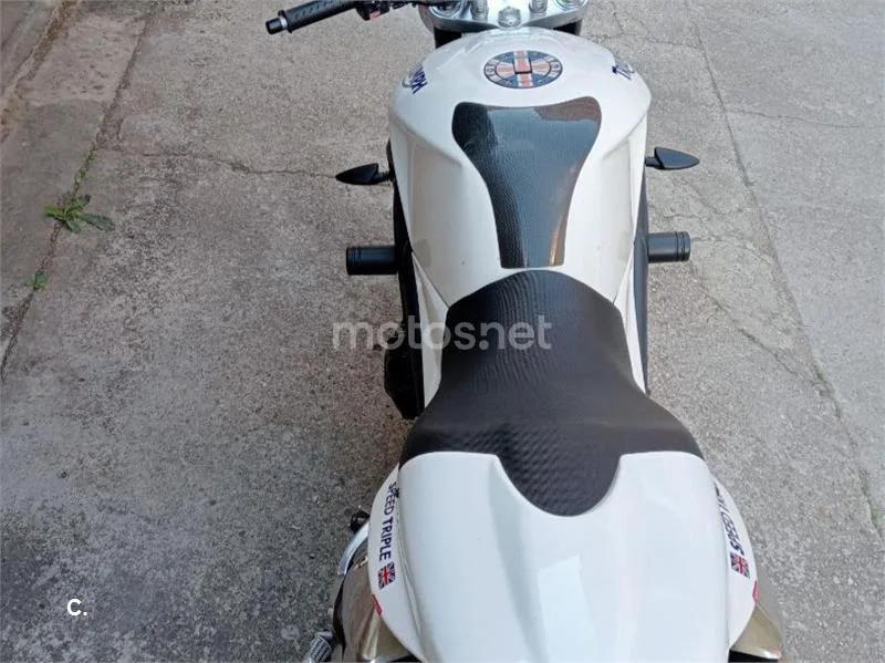 Triumph Speed Triple - Vista 9