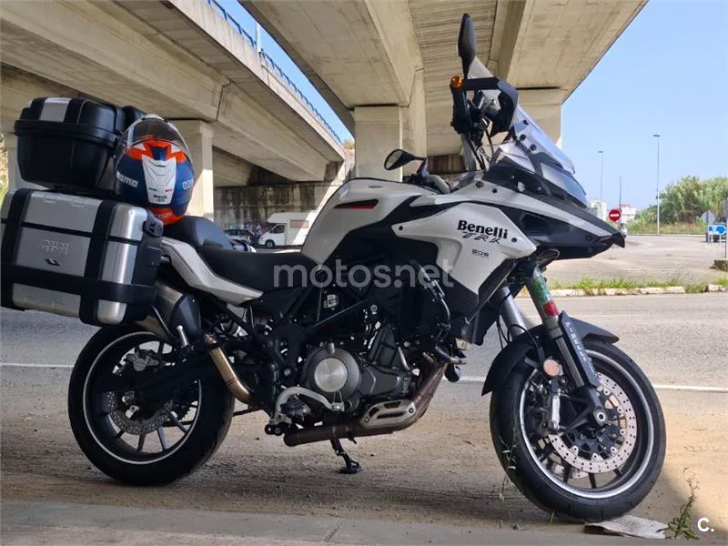 Benelli TRK 502 - Vista 18