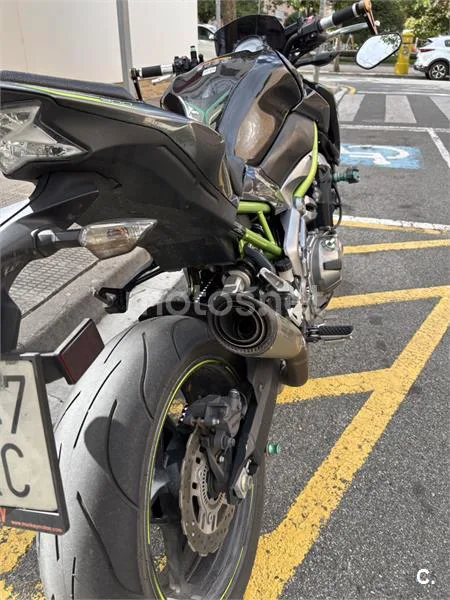 Kawasaki Z900 - Vista 11