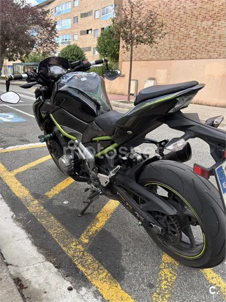 Kawasaki Z900 - Vista 13