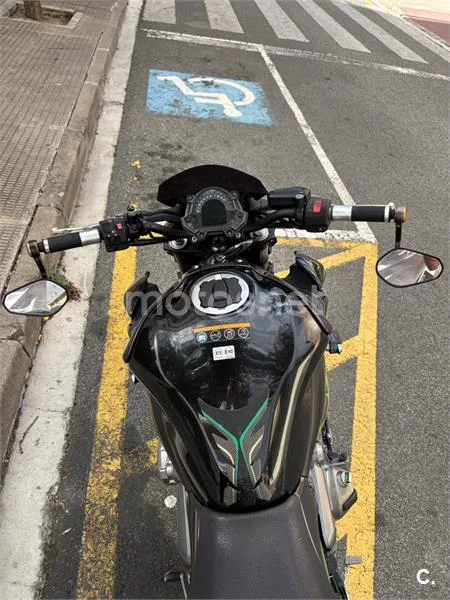 Kawasaki Z900 - Vista 4