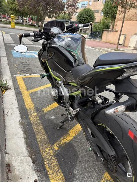 Kawasaki Z900 - Vista 6