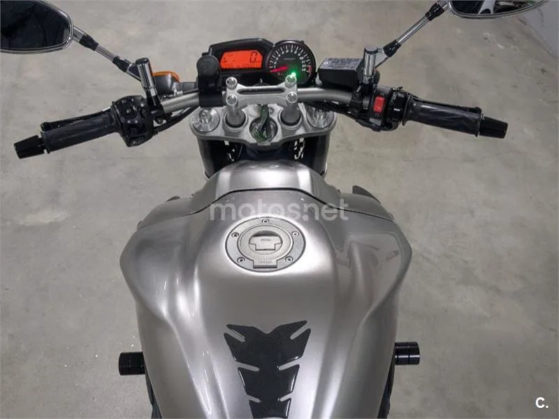 Yamaha FZ1 - Vista 10
