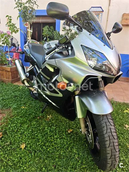 Honda CBR600F - Vista 15
