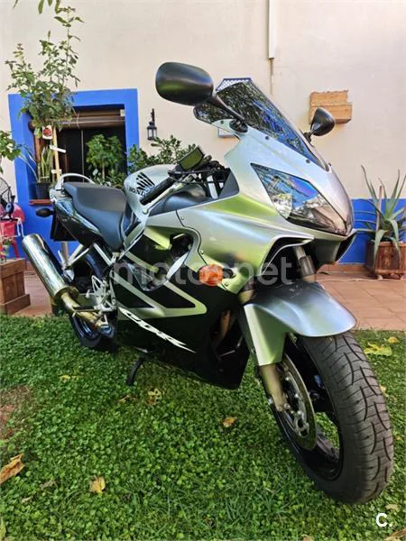 Honda CBR600F - Vista 16