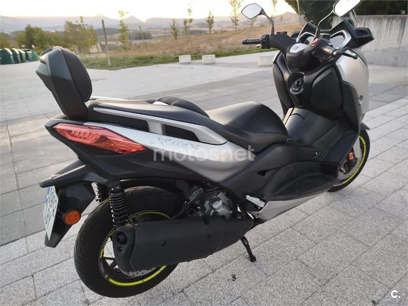 Yamaha XMAX 300 - Vista 3