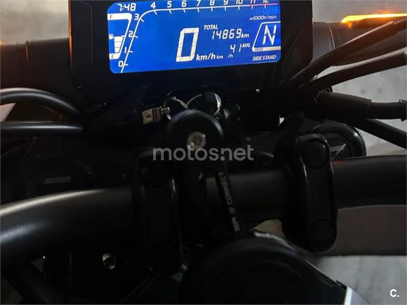 Honda CB125R - Vista 10