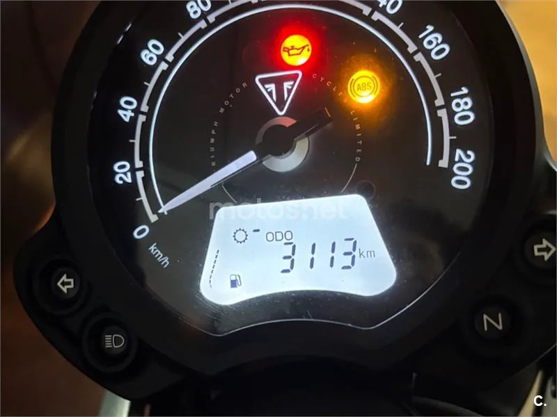Triumph Street Twin - Vista 5