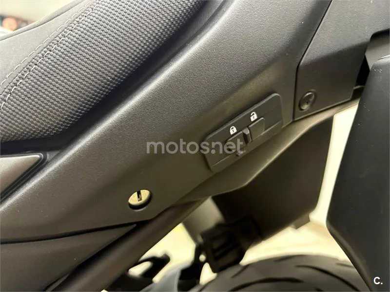 Yamaha Tracer 9 - Vista 18