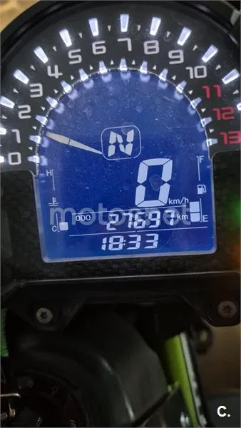 Kawasaki Z900 - Vista 11