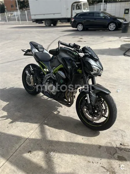 Kawasaki Z900 - Vista 3