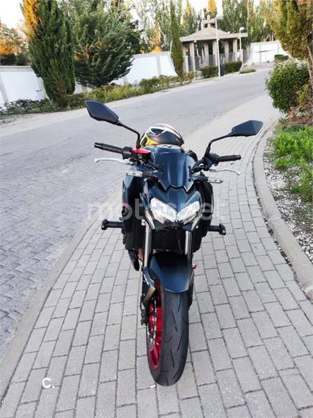 Kawasaki Z900 - Vista 3