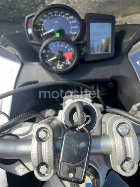 BMW F 800 ST - Vista 8