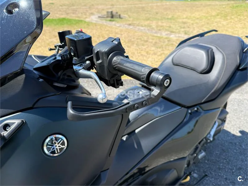 Yamaha TMAX - Vista 5