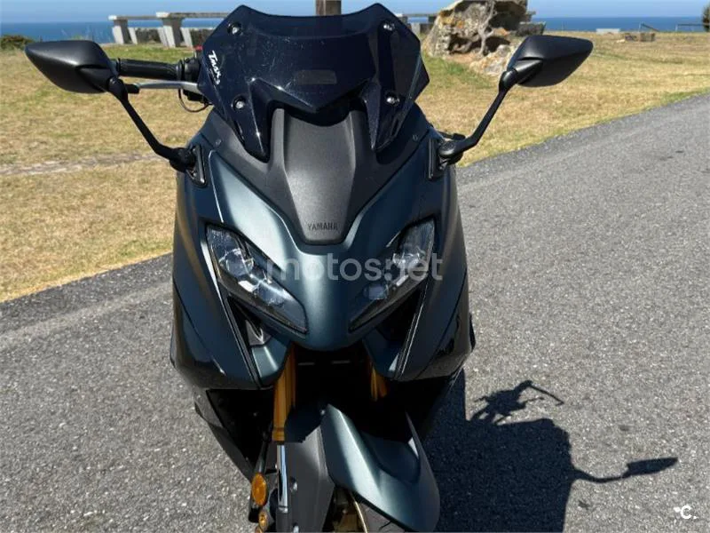 Yamaha TMAX - Vista 6