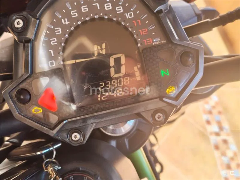 Kawasaki Z900 - Vista 8
