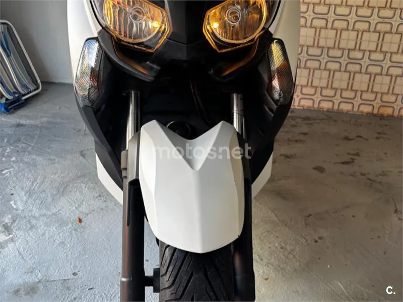 Yamaha XMAX 125 - Vista 5