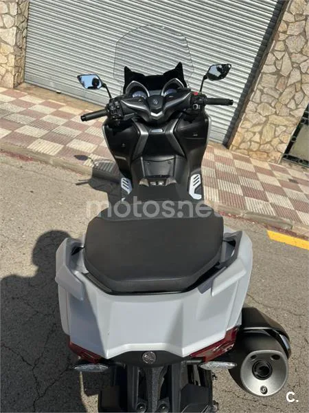 Yamaha TMAX - Vista 3