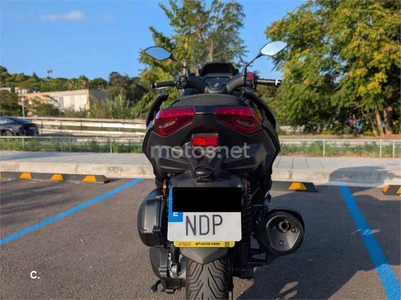 Yamaha XMAX 300 - Vista 3