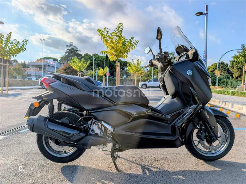 Yamaha XMAX 300 - Vista 4