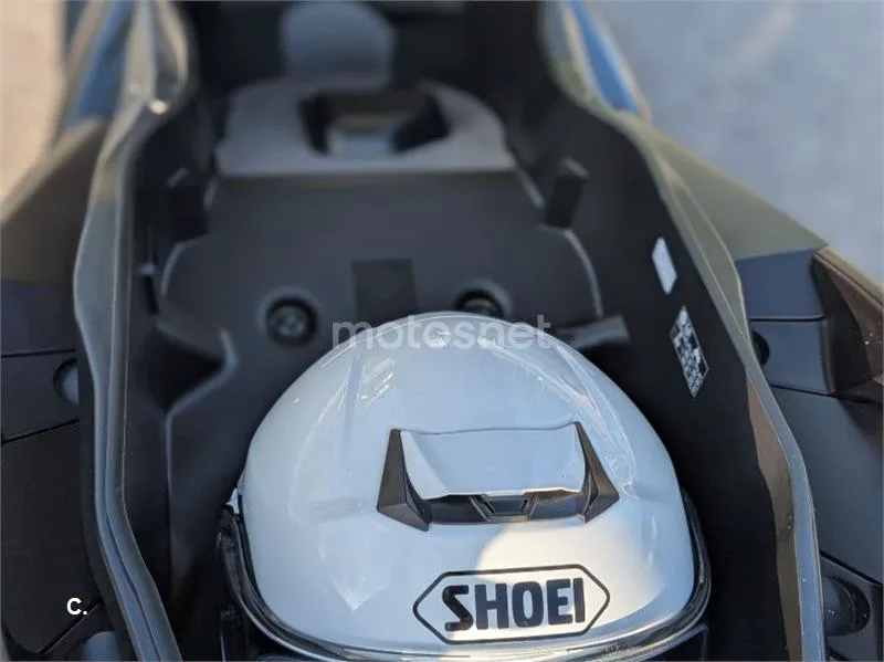 Yamaha XMAX 300 - Vista 8