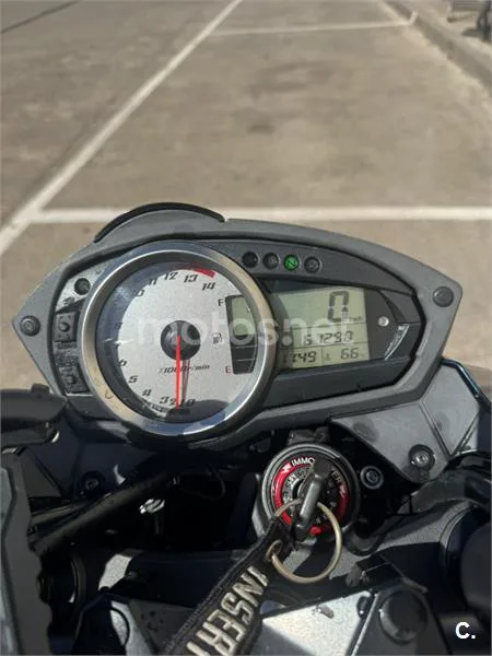 Kawasaki Z750 - Vista 3